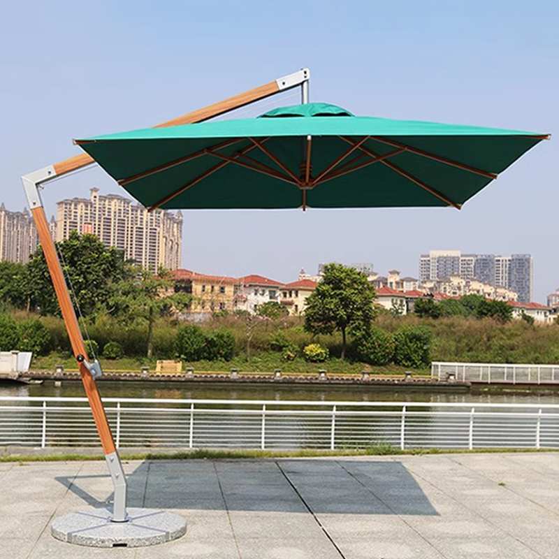 Ombrellone a braccio laterale  - Outdoor Furniture Supplier recensione e prezzo